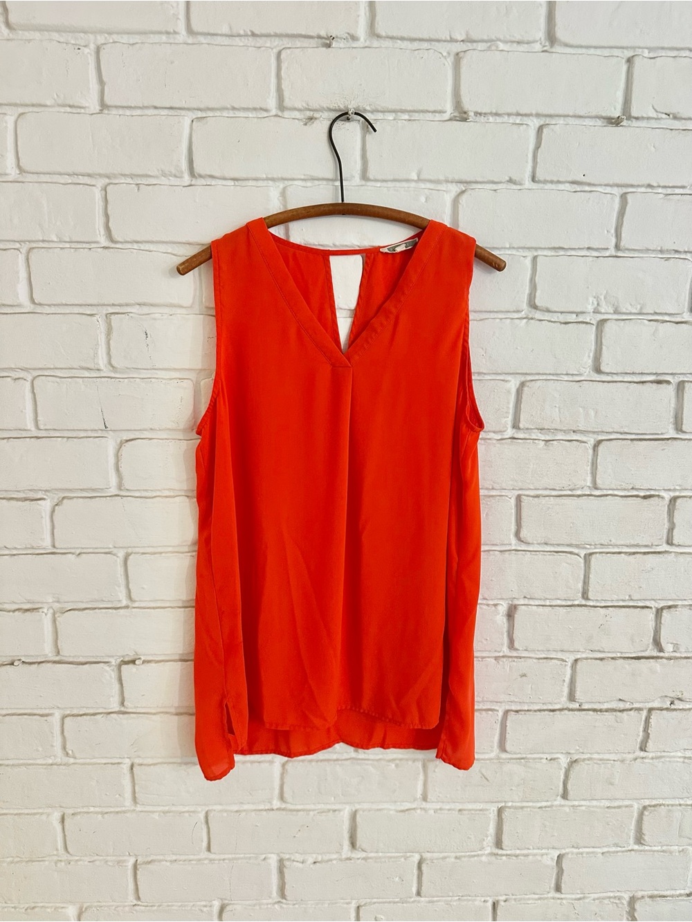 Pleione Bright Orange V-Neck Sleeveless Camisole with Back Keyhole Size L